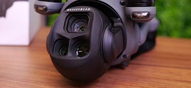 Photo focus sur les capteurs du DJI Mavic 4 Pro