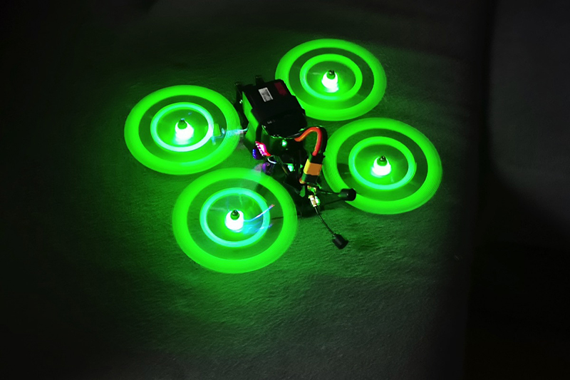 e vol de nuit avec un drone