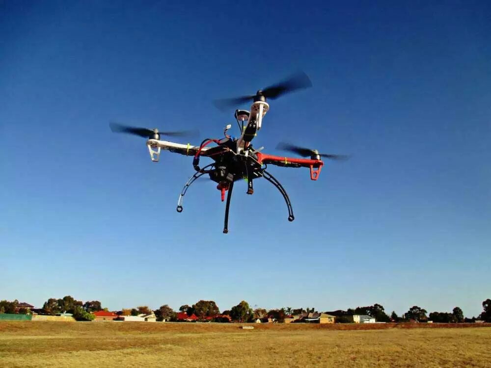 faire-voler-un-drone-en-ville-tout-faire