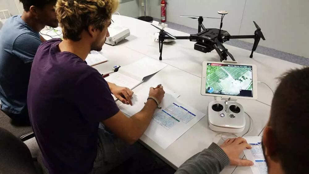 Quelle formation pour devenir pilote de drone ?