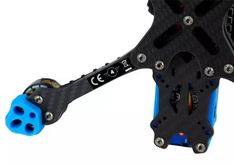 Un drone classé C4 avec indication de classe sur son bras