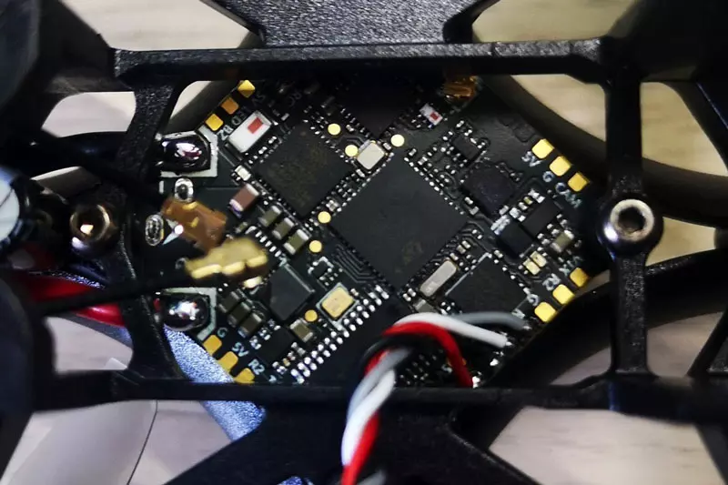 Les composants internes d’un drone FPV