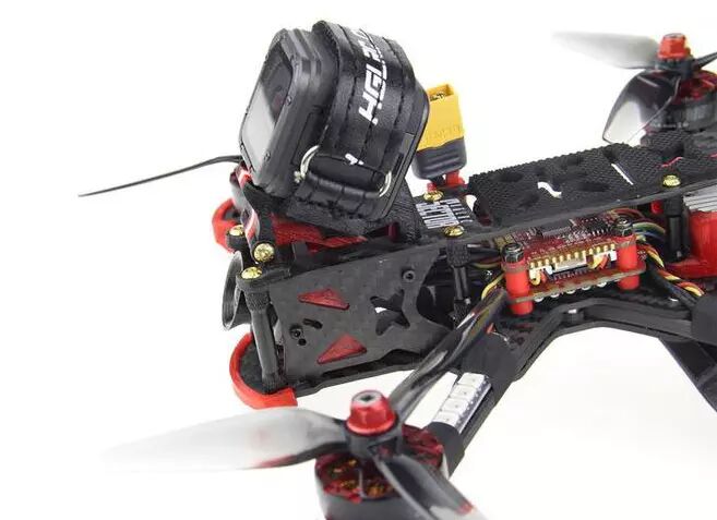 Un caméra sur un drone FPV