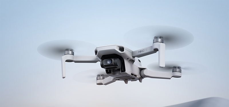 Drone de loisir de la marque DJI en vol