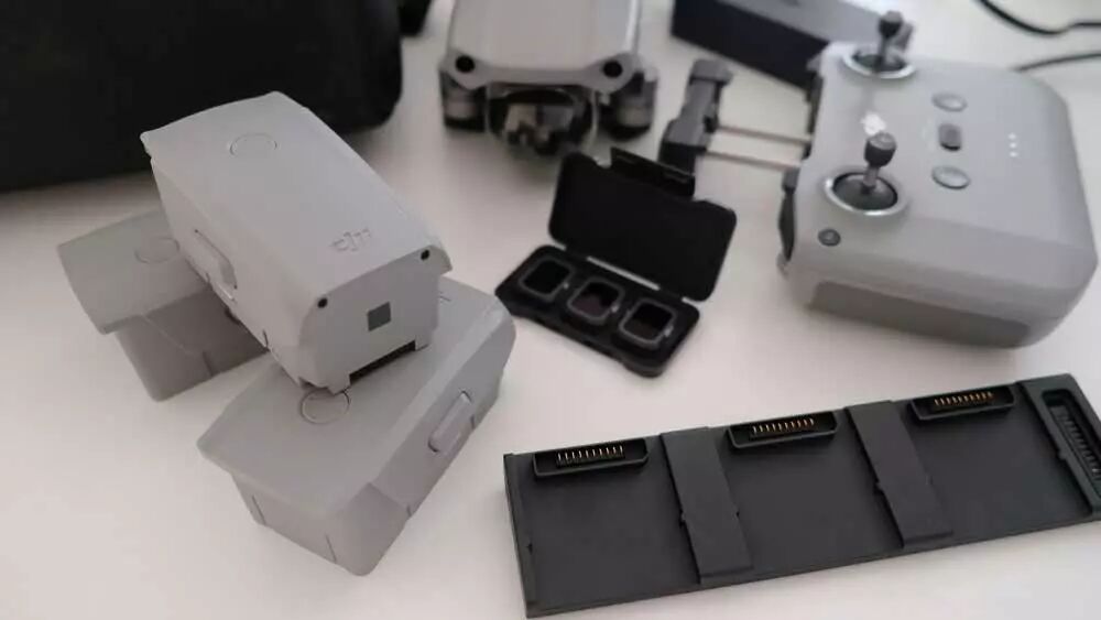 Les éléments du DJI Mavic Air 2 Fly More Combo