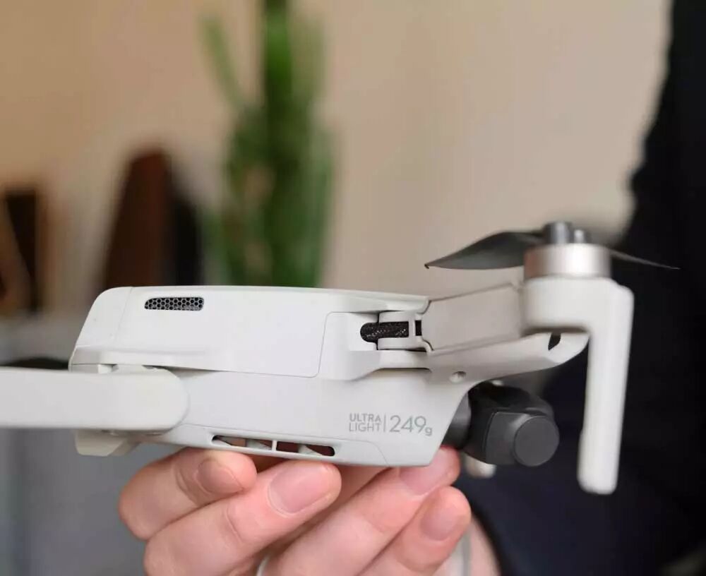 Visuel du 249 grammes inscrit sur le DJI Mavic Mini