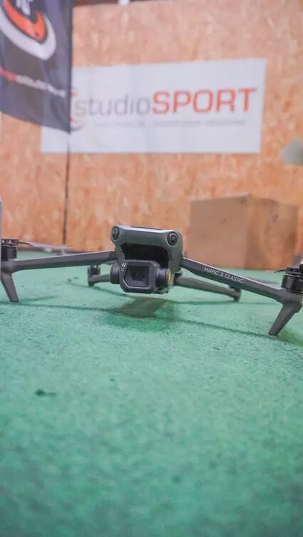 DJI Mavic 3 Classic chez studioSPORT