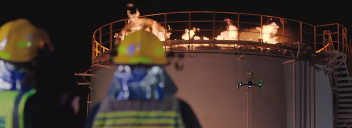 Pompiers utilisant un drone thermique