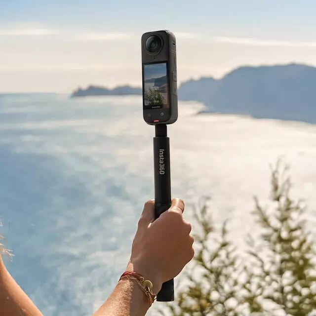 Insta360 One X4 : camra 360 8K