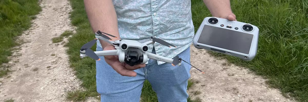 DJI Mini 3 Pro et sa radiocommande  cran intgr 