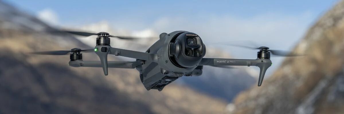 DJI Mavic 4 Pro en plein vol
