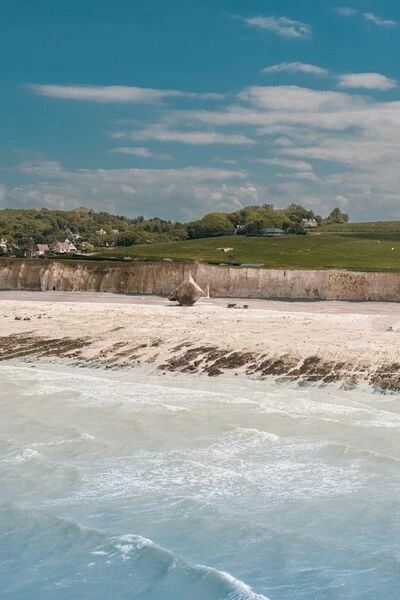 Photo d'une plage normande prise avec le drone DJI Mavic 4 Pro