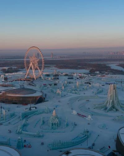 Photo d'une grande roue prise avec le 28mm du DJI Mavic 4 Pro