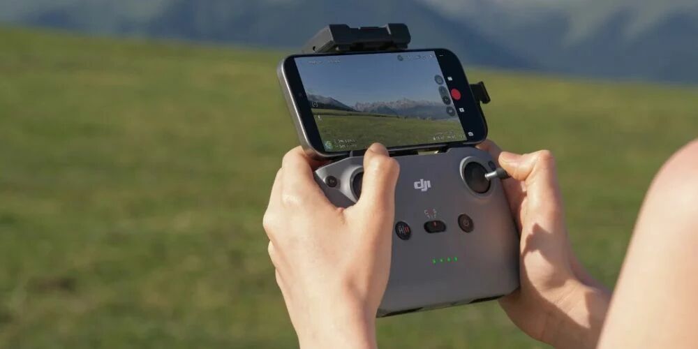 Pilotage avec RC-N3 _ retour vidéo sur smartphone.jpg Pilotage avec RC-N3 _ retour vidéo sur smartphone.jpg