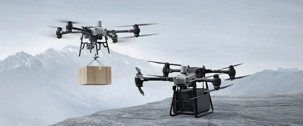 Drones porteurs sur fond montagneux.jpg