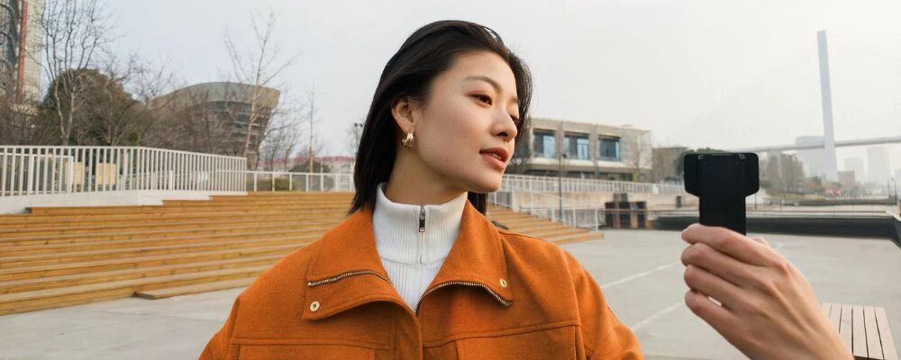 Utilisation de la Insta360 Luna Ultra à une main