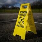 Chevalet de signalisation Drone Fran&ccedil;ais/Anglais