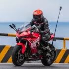 Fixation moto U-Bolt avec selfie stick - Insta360