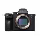 Pack photo outdoor Sony Alpha 7 III + optique 24-150mm + carte SD 64Go + extension de garantie + fixation sac &agrave; dos + batterie