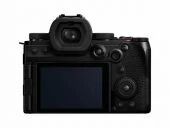 Panasonic Lumix DC-S5 II X avec objectif 20-60 mm f/3.5-5.6 S et 50 mm f/1.8 S Pro	