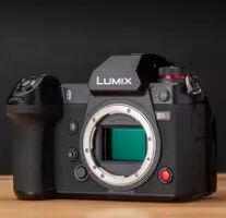 Lumix G9